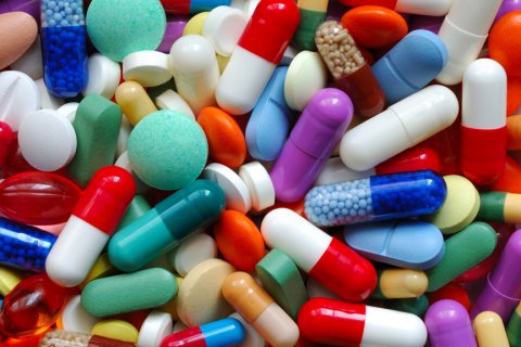 : Pills and capsules macro