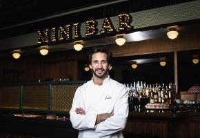 paulo barata: O chef José Avillez fotografado no seu novo espaço, o restaurante/Bar MiniBar no Chiado, Lisboa.foto- paulo barata 2014