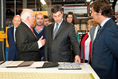 j paulo coutinho: Ministro da Economia, Manuel Caldeira Cabral, visita na próxima quarta-feira, 10 de maio, a nova Fábrica da tapeçarias Desistart, em Cortegaça.