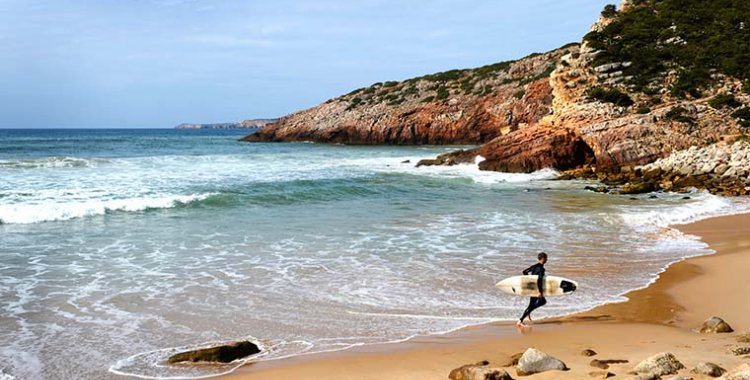 Holden Travel/Alamy Stock Phot: Praia do Zavial