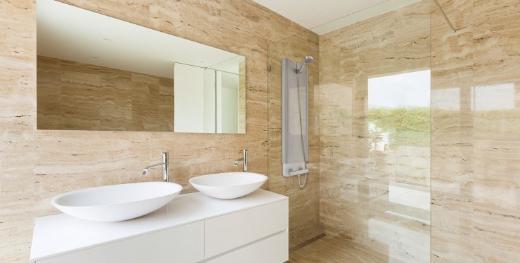 piovesempre: nice modern bathroom, marble walls