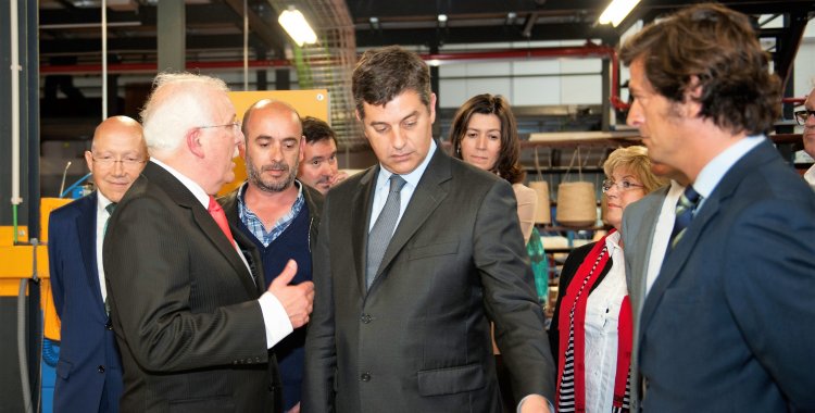 j paulo coutinho: Ministro da Economia, Manuel Caldeira Cabral, visita na próxima quarta-feira, 10 de maio, a nova Fábrica da tapeçarias Desistart, em Cortegaça.